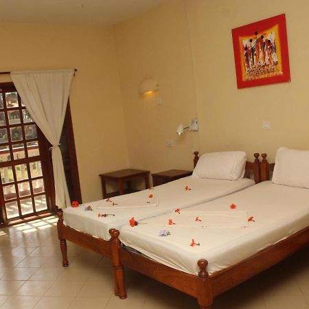 Lemon Creek Hotel Resort Bijilo ภายนอก รูปภาพ