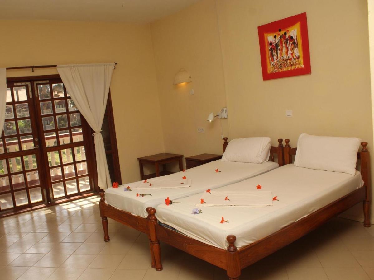 Lemon Creek Hotel Resort Bijilo ภายนอก รูปภาพ