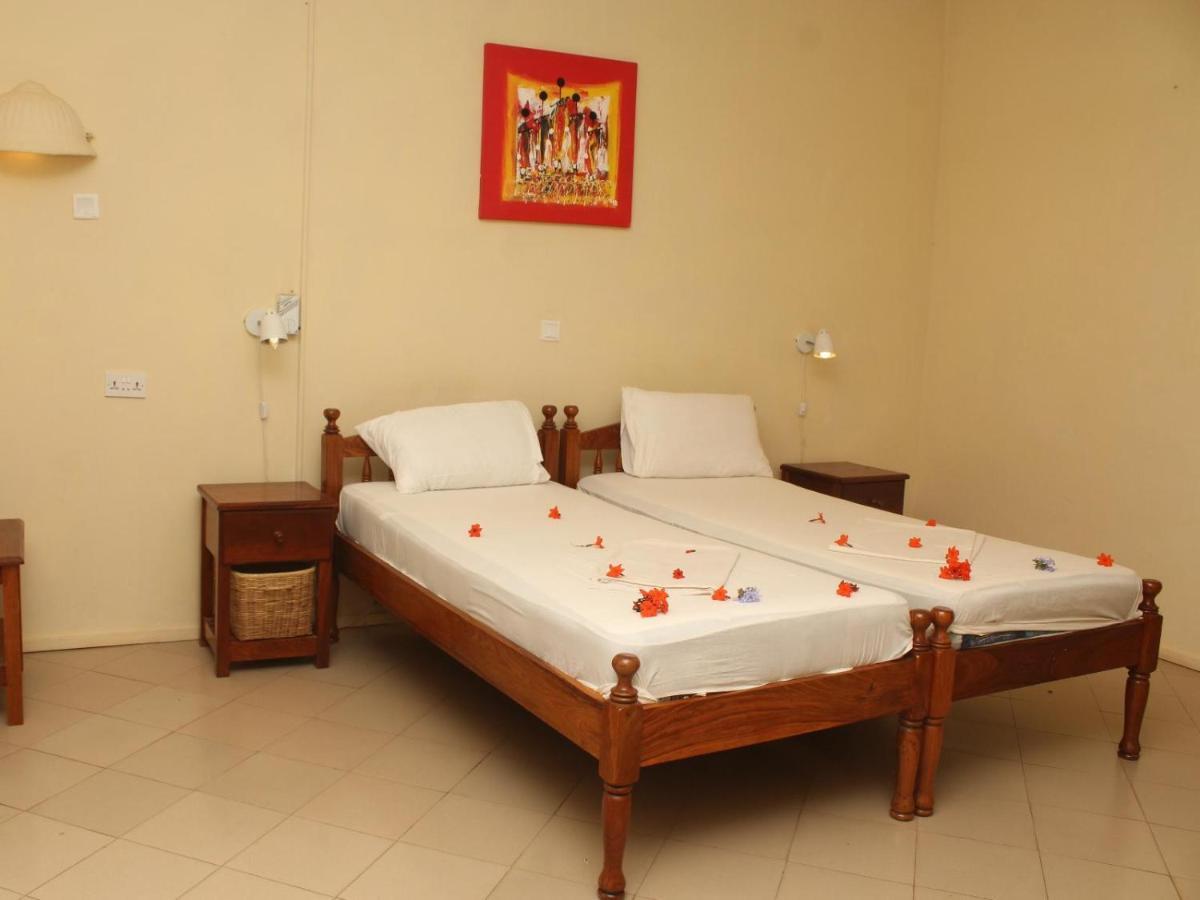 Lemon Creek Hotel Resort Bijilo ภายนอก รูปภาพ