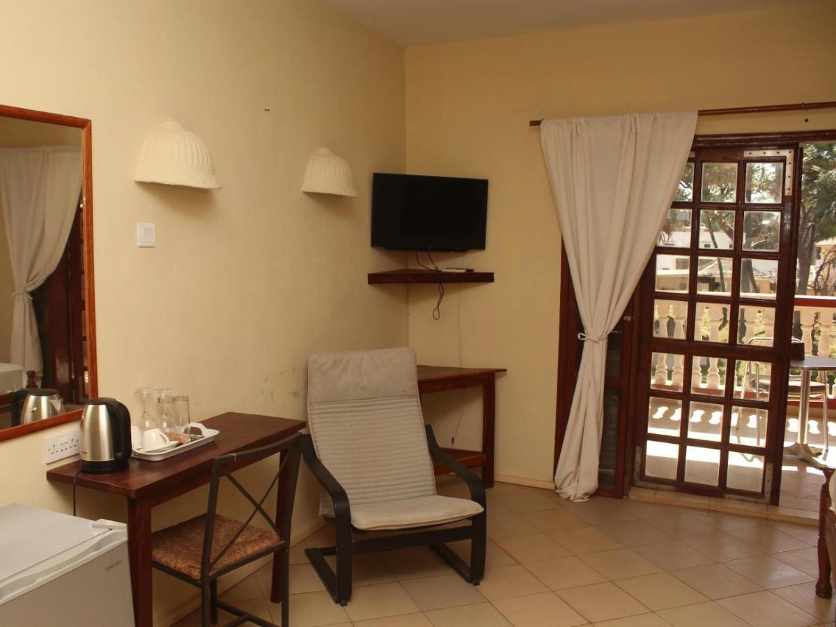 Lemon Creek Hotel Resort Bijilo ภายนอก รูปภาพ