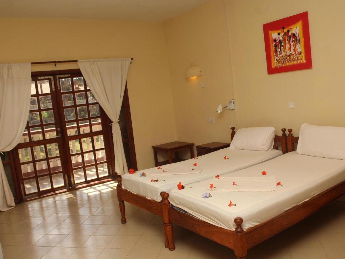 Lemon Creek Hotel Resort Bijilo ภายนอก รูปภาพ