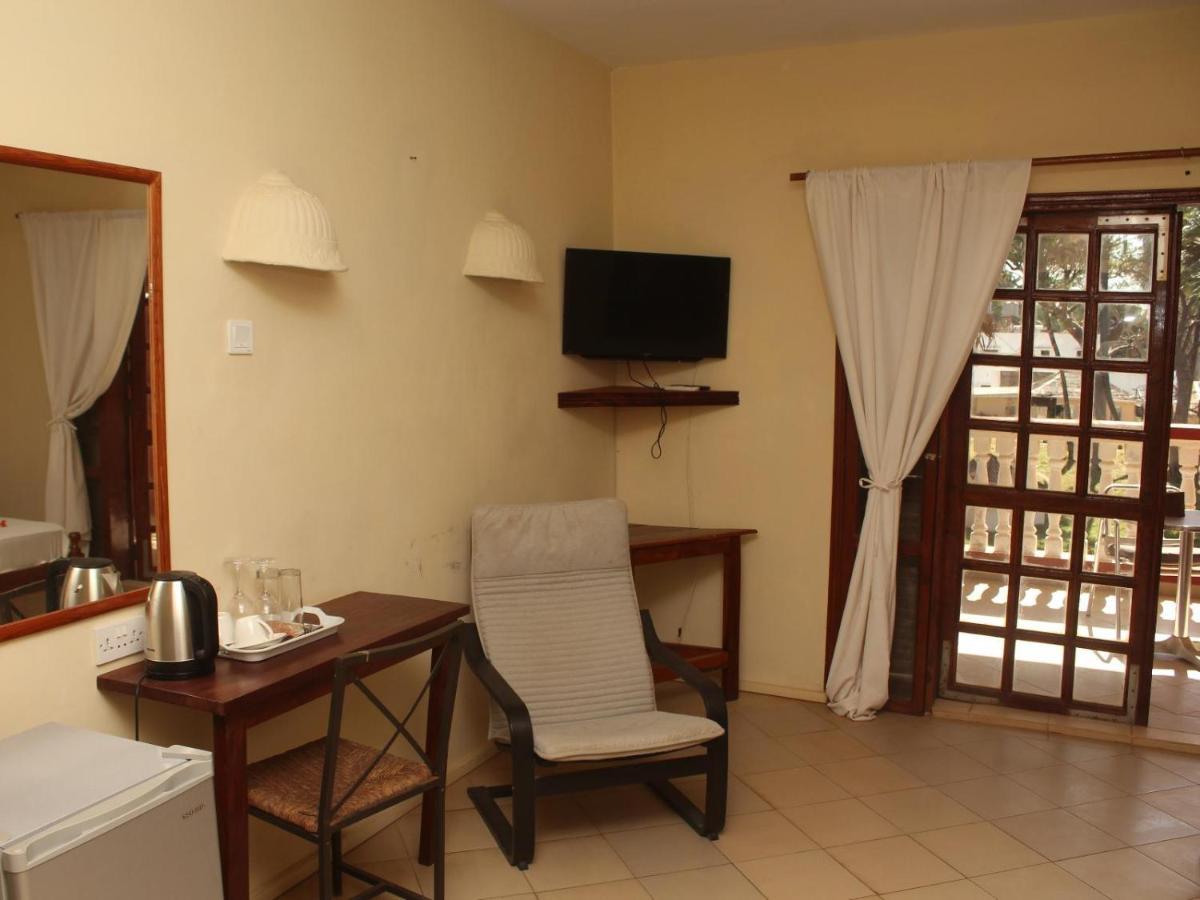 Lemon Creek Hotel Resort Bijilo ภายนอก รูปภาพ