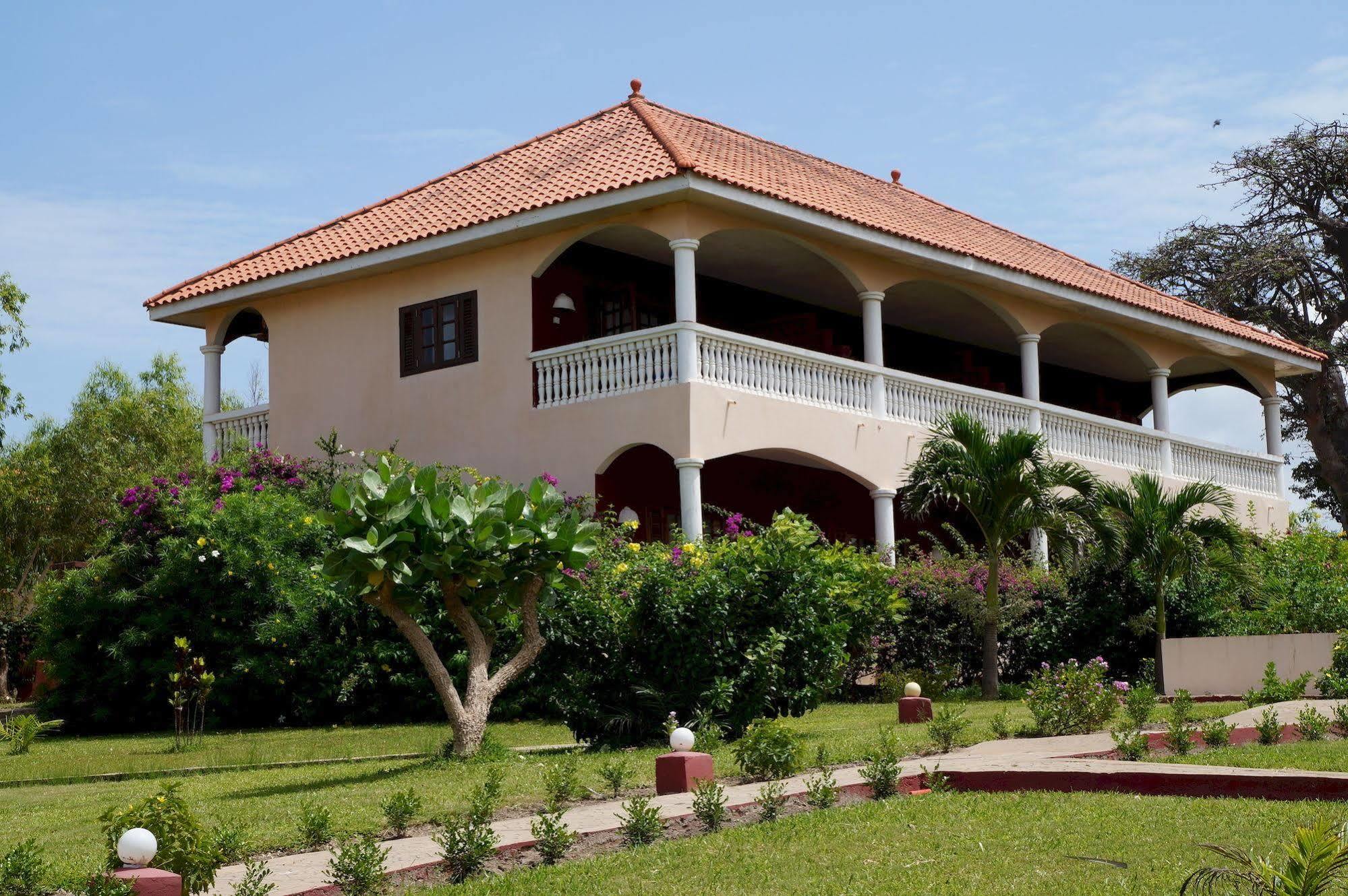Lemon Creek Hotel Resort Bijilo ภายนอก รูปภาพ