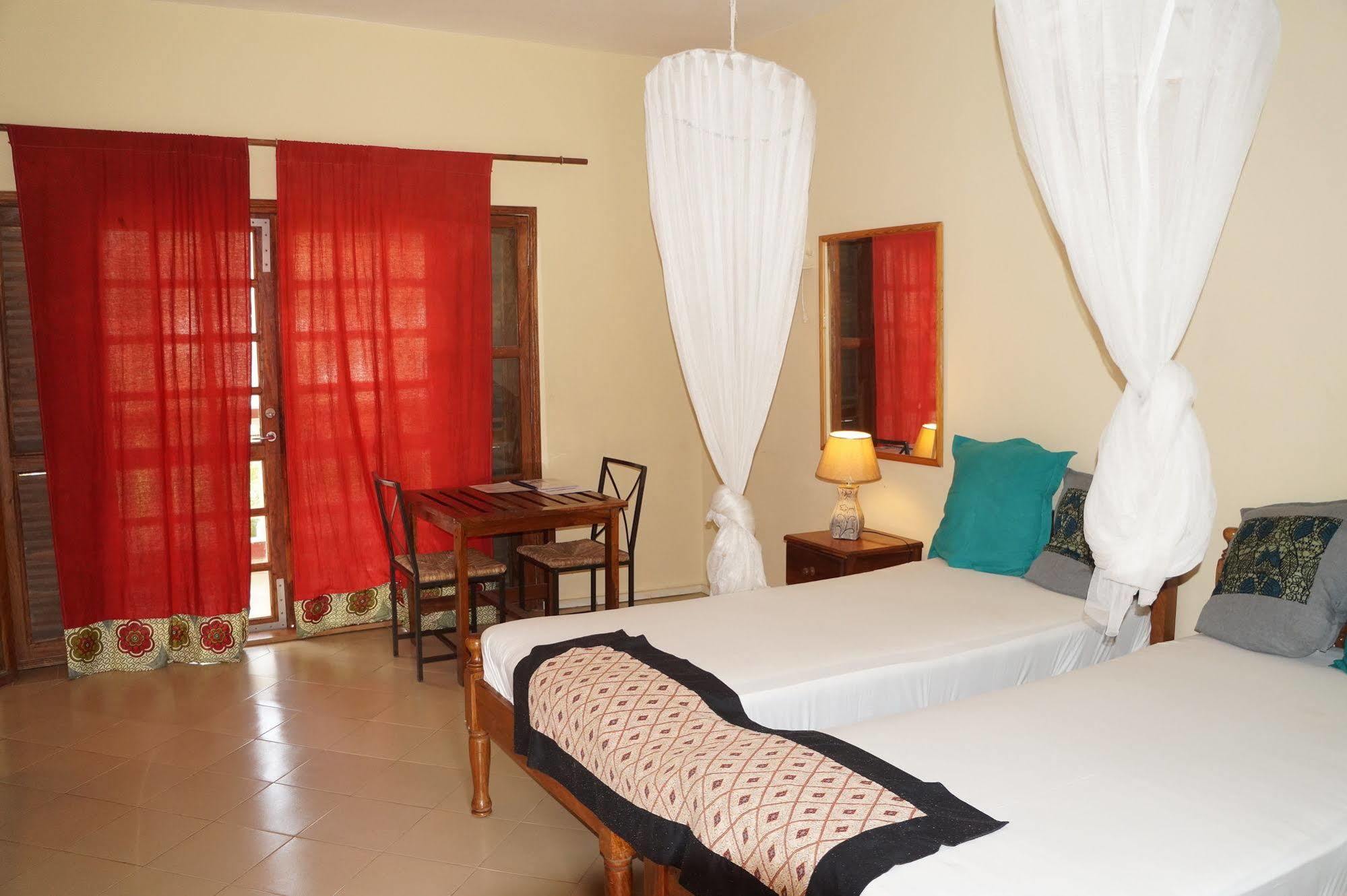 Lemon Creek Hotel Resort Bijilo ภายนอก รูปภาพ
