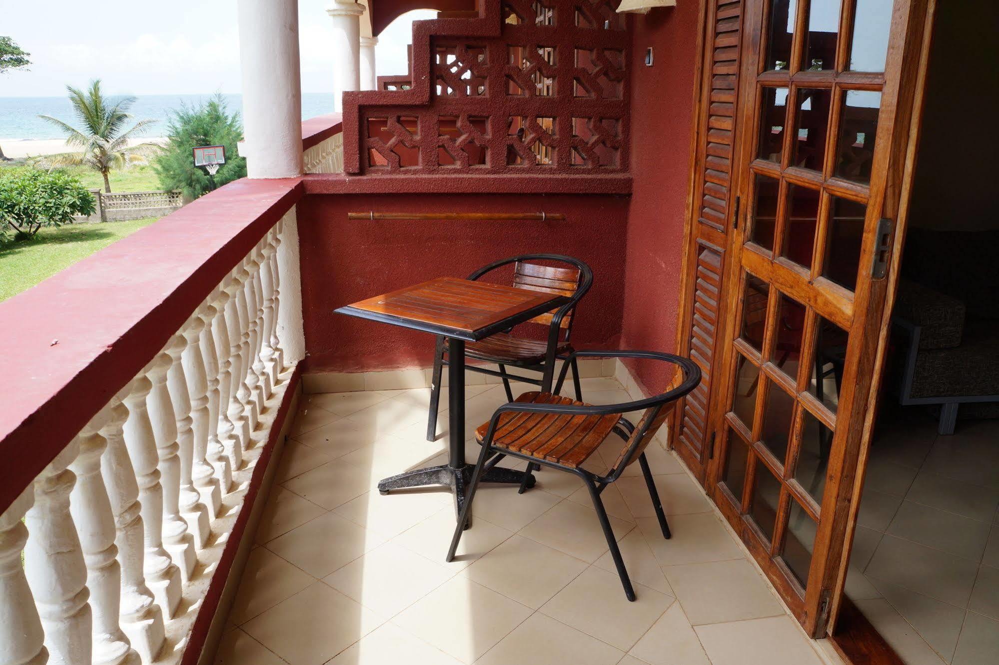 Lemon Creek Hotel Resort Bijilo ภายนอก รูปภาพ